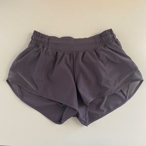 Lululemon 2.5 hotty hot shorts